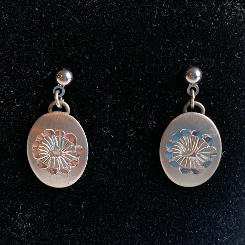 Handcrafted Pewter Daisy Earrings